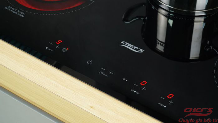 Hệ thống bảng điều khiển của Bếp Điện Từ Chefs EH-MIX544P