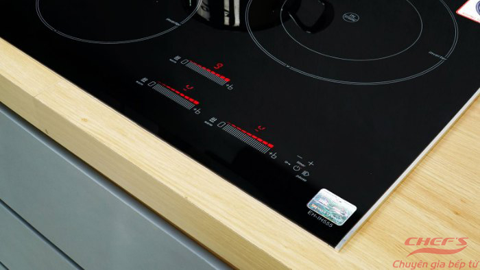 Hệ thống bảng điều khiển của Bếp từ Chefs EH-IH555